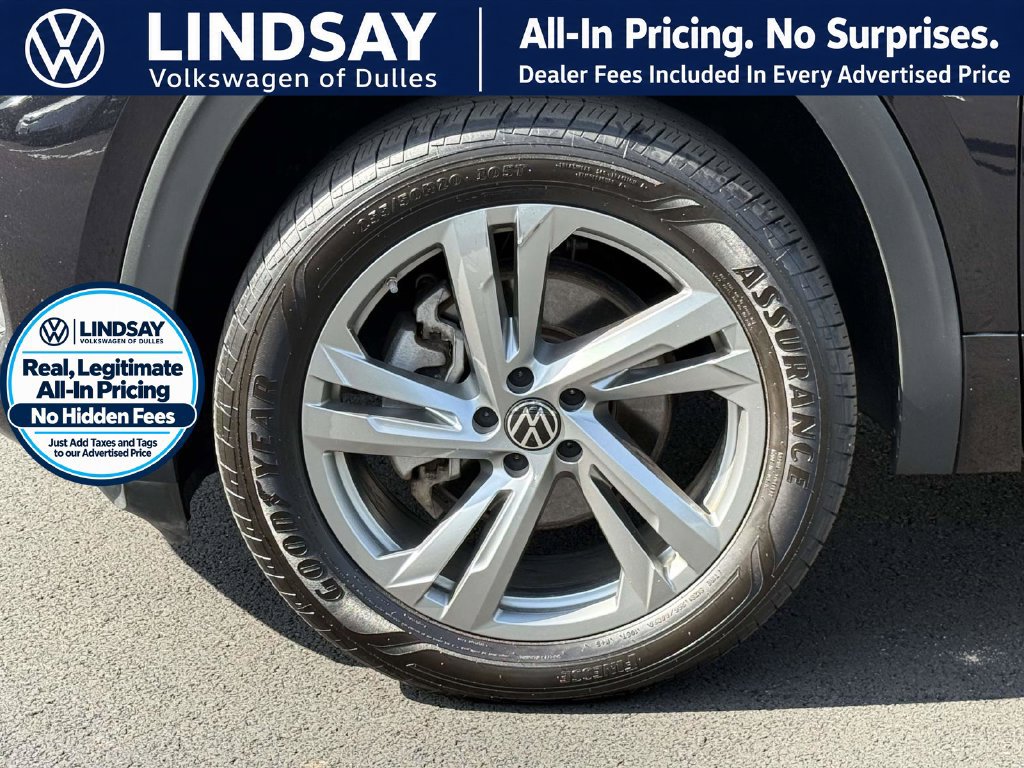 Used 2024 Volkswagen Atlas Cross Sport SEL R-Line AWD/4WD image 8