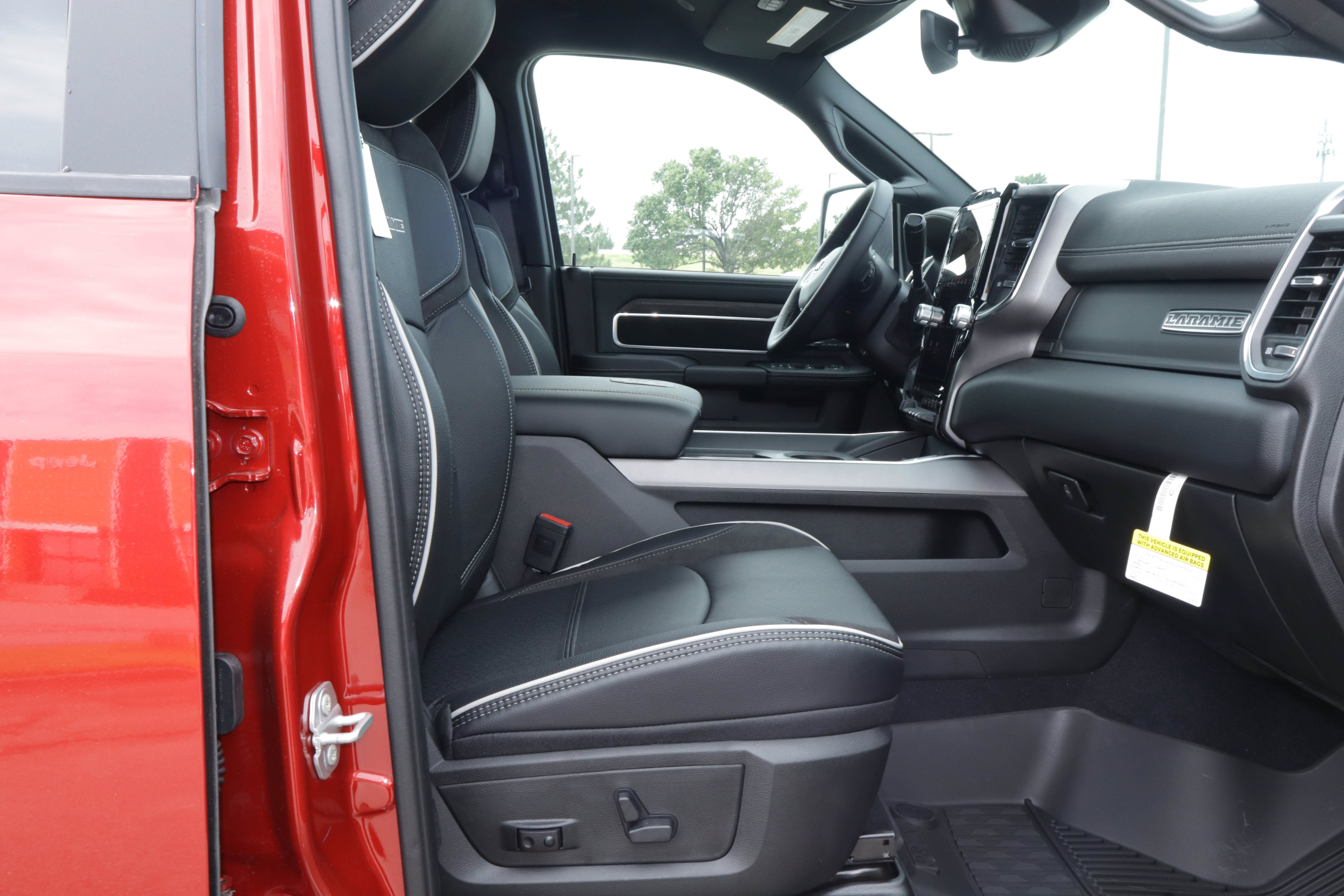 New 2027 RAM 2500 Laramie w/ Towing Technology Group AWD/4WD image 27