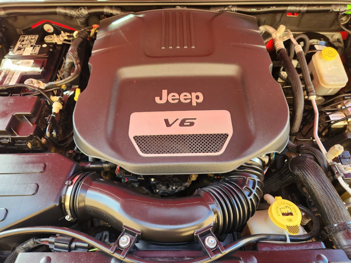 Used 2017 Jeep Wrangler Unlimited Rubicon AWD/4WD image 49