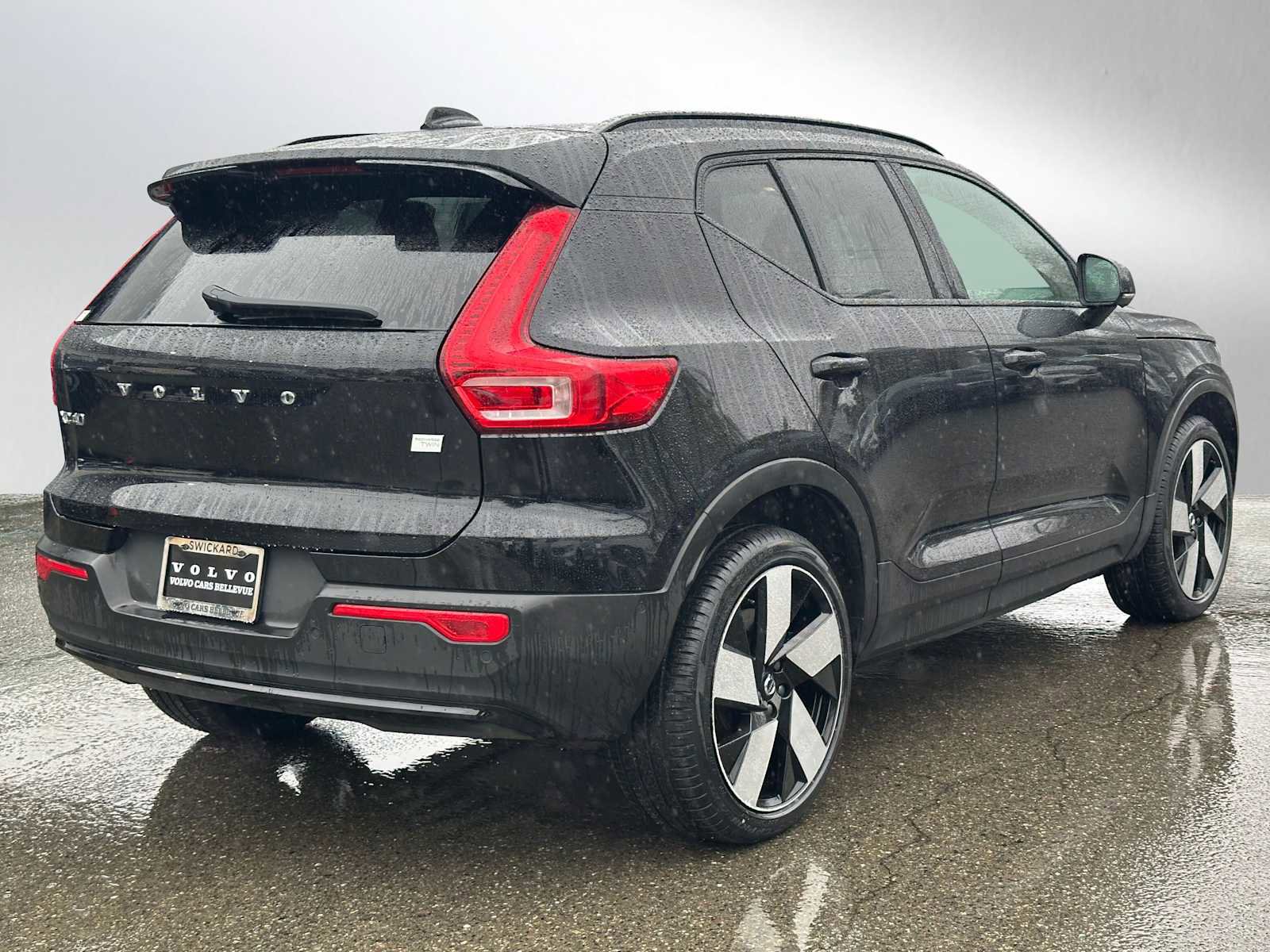 Certified 2023 Volvo XC40 Recharge Ultimate w/ Protection Package Premier AWD/4WD image 4
