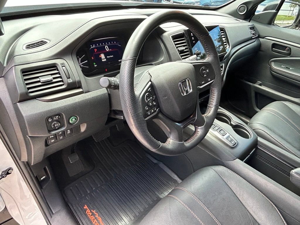 Used 2023 Honda Passport TrailSport image 16