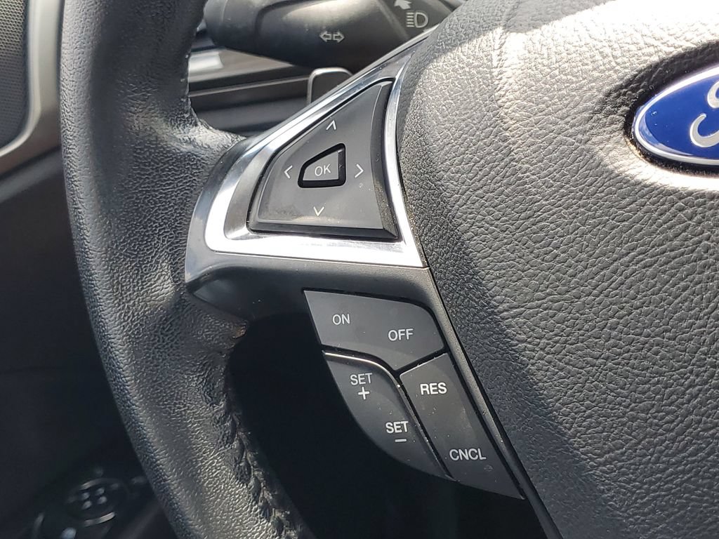 Used 2017 Ford Fusion SE w/ Fusion SE Technology Package AWD/4WD image 22