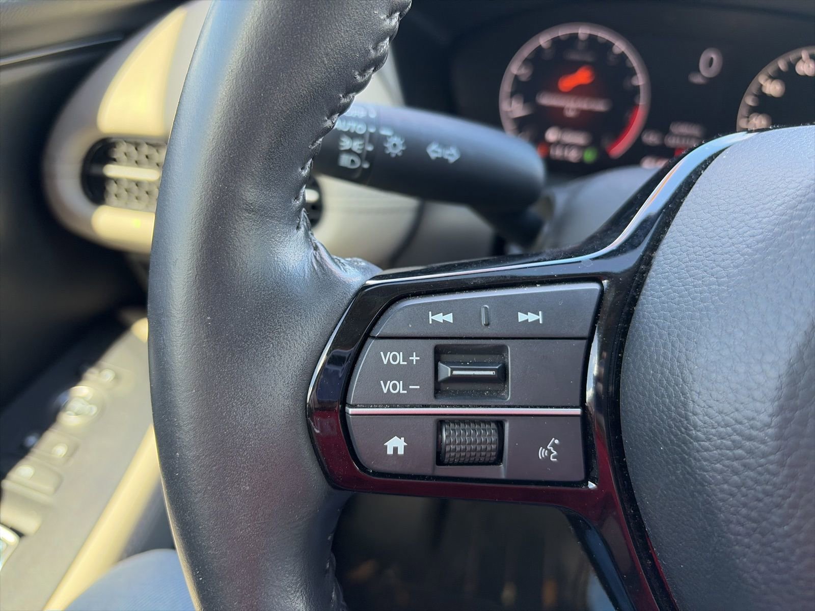 Certified 2024 Honda HR-V EX-L image 16