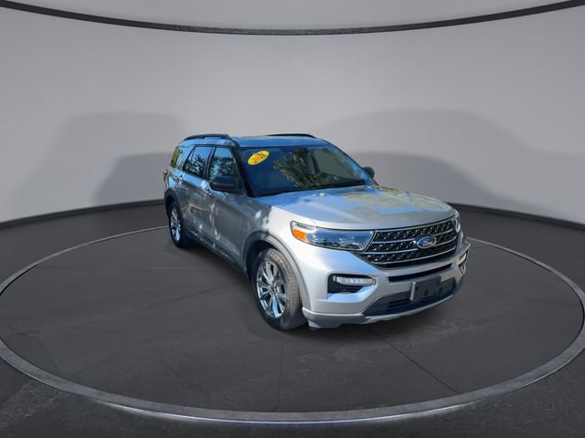 Used 2021 Ford Explorer XLT w/ Equipment Group 202A image 4