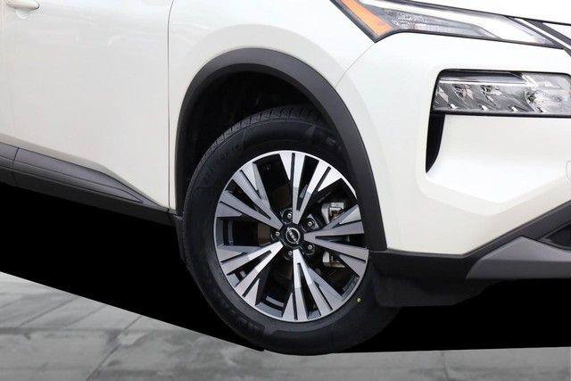 Used 2023 Nissan Rogue SV w/ SV Premium B Package AWD/4WD image 3