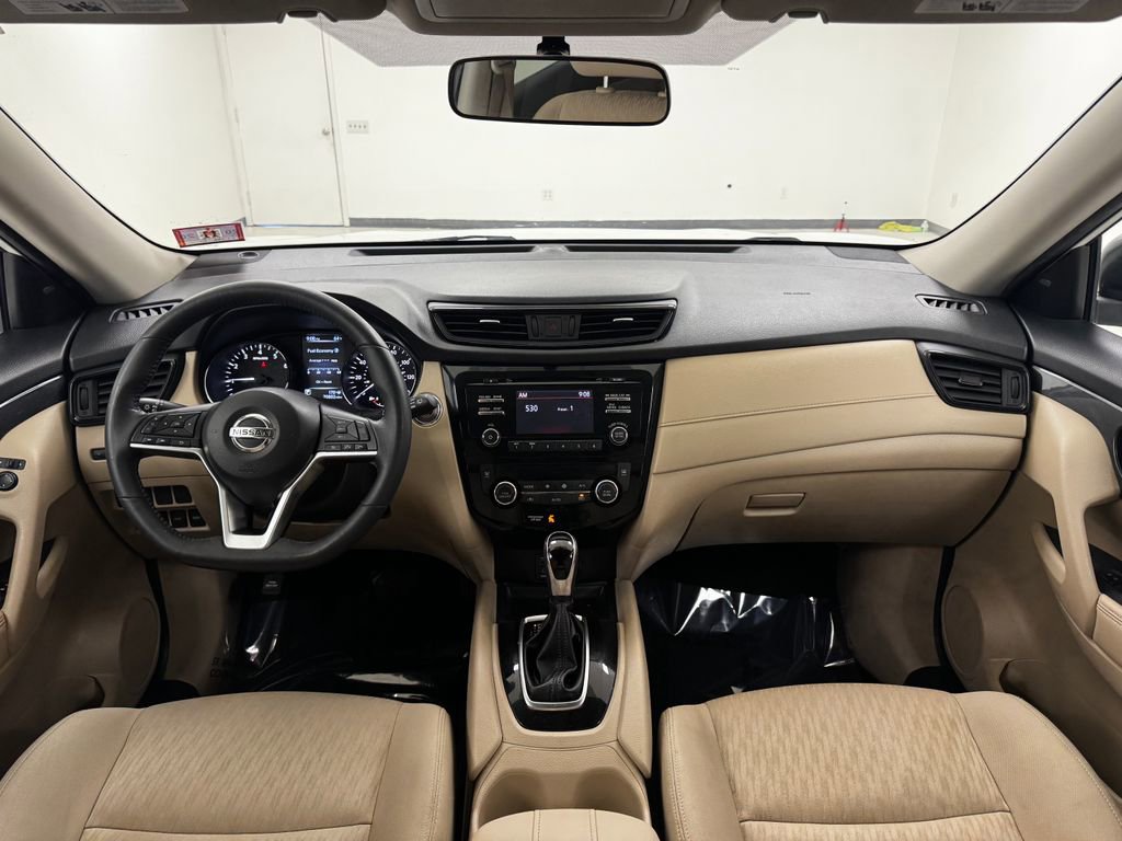 Used 2017 Nissan Rogue SV image 17