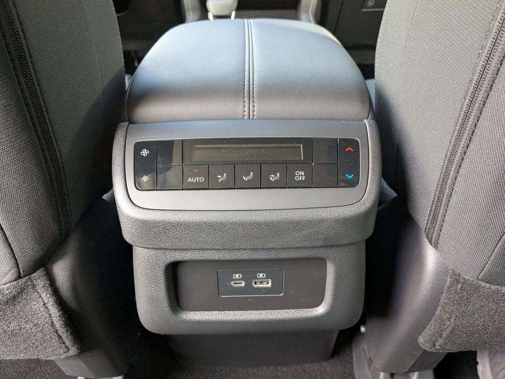 New 2025 Nissan Pathfinder SV image 25