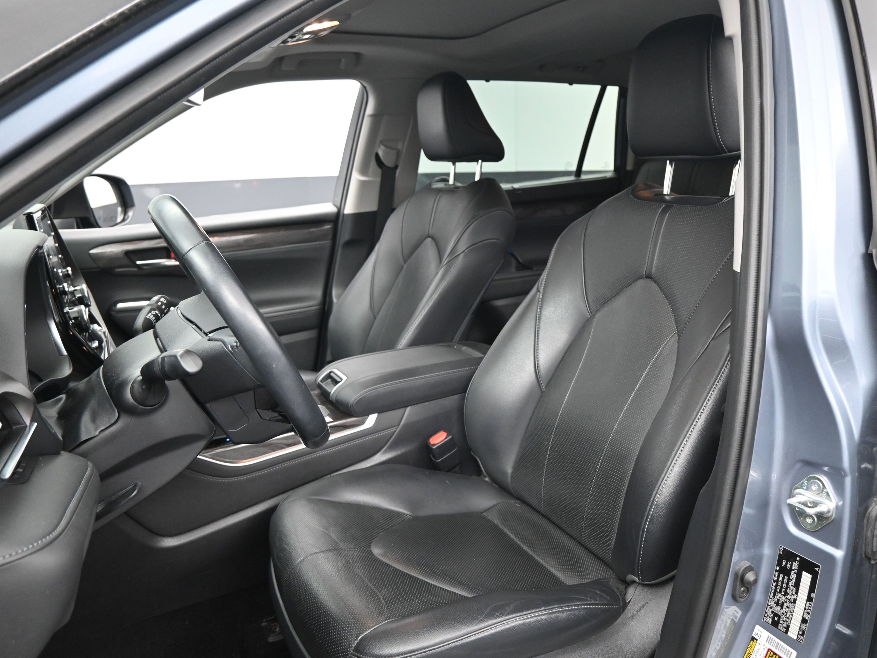 Used 2020 Toyota Highlander Limited image 17