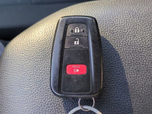 Used 2024 Toyota RAV4 XLE FWD image 25