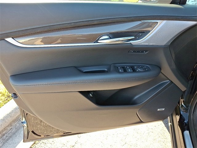 Certified 2024 Cadillac XT6 Sport w/ Platinum Package image 10