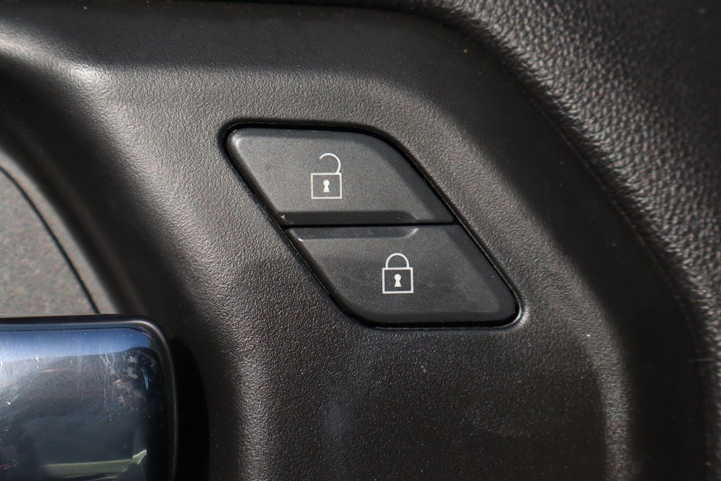 Used 2022 Chevrolet Silverado 1500 Custom image 16