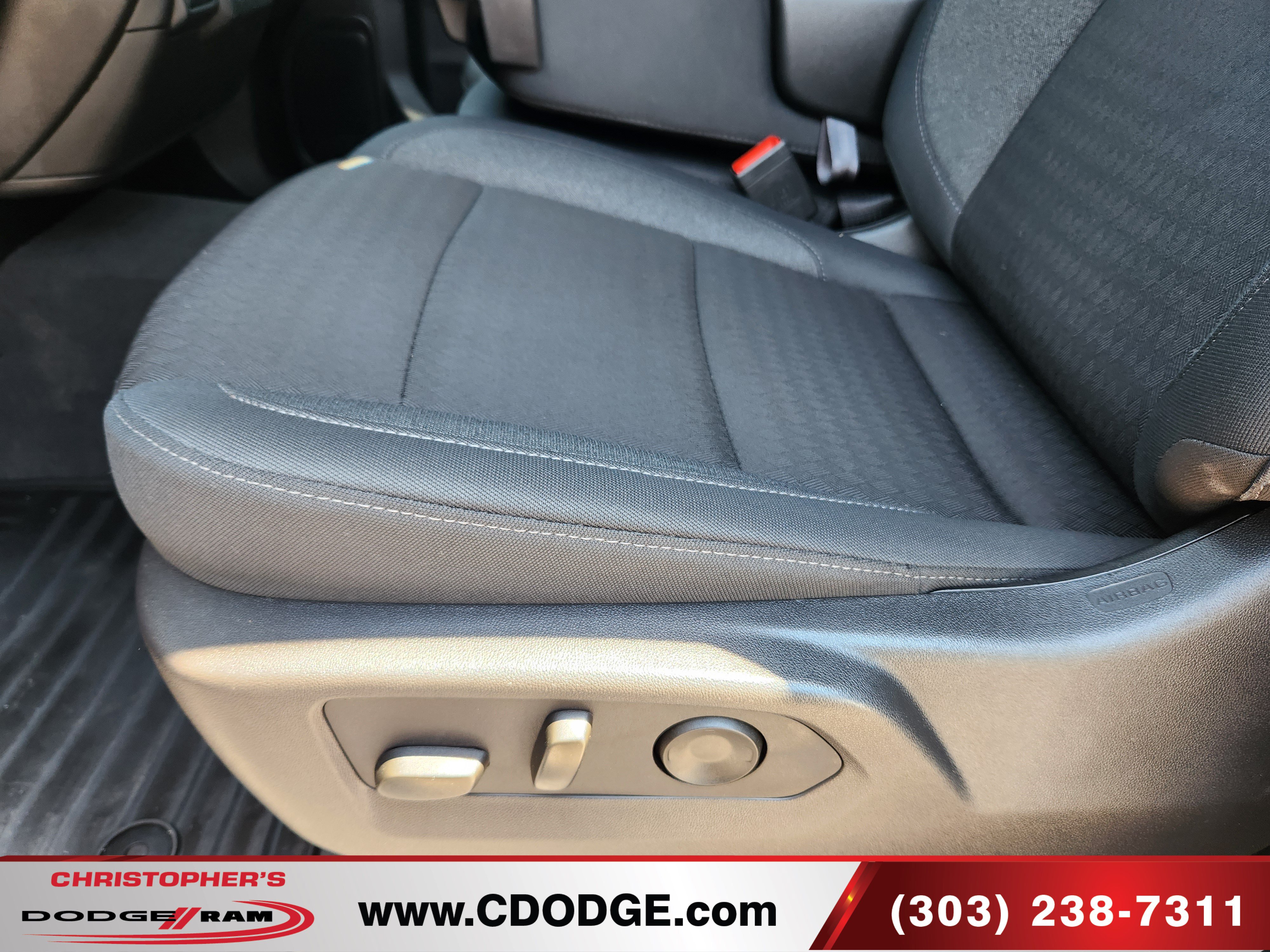 Used 2026 Chevrolet Silverado 1500 Custom w/ LPO, Dark Essentials Package AWD/4WD image 16