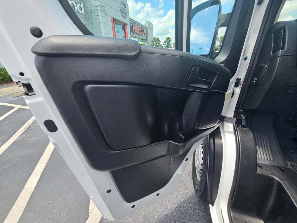 Used 2025 RAM ProMaster 2500 w/ Convenience Group FWD image 13