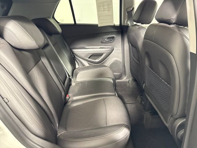 Used 2020 Chevrolet Trax LT w/ LT Convenience Package image 14
