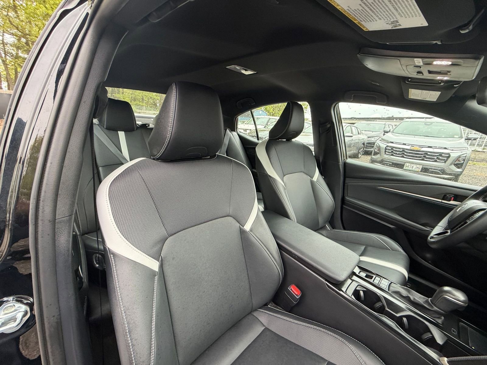 Used 2025 Toyota Camry SE FWD image 36