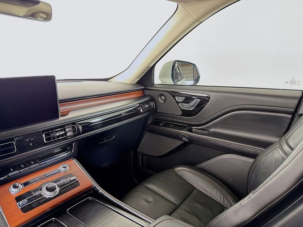 Used 2021 Lincoln Aviator Reserve w/ Equipment Group 208A AWD/4WD image 21