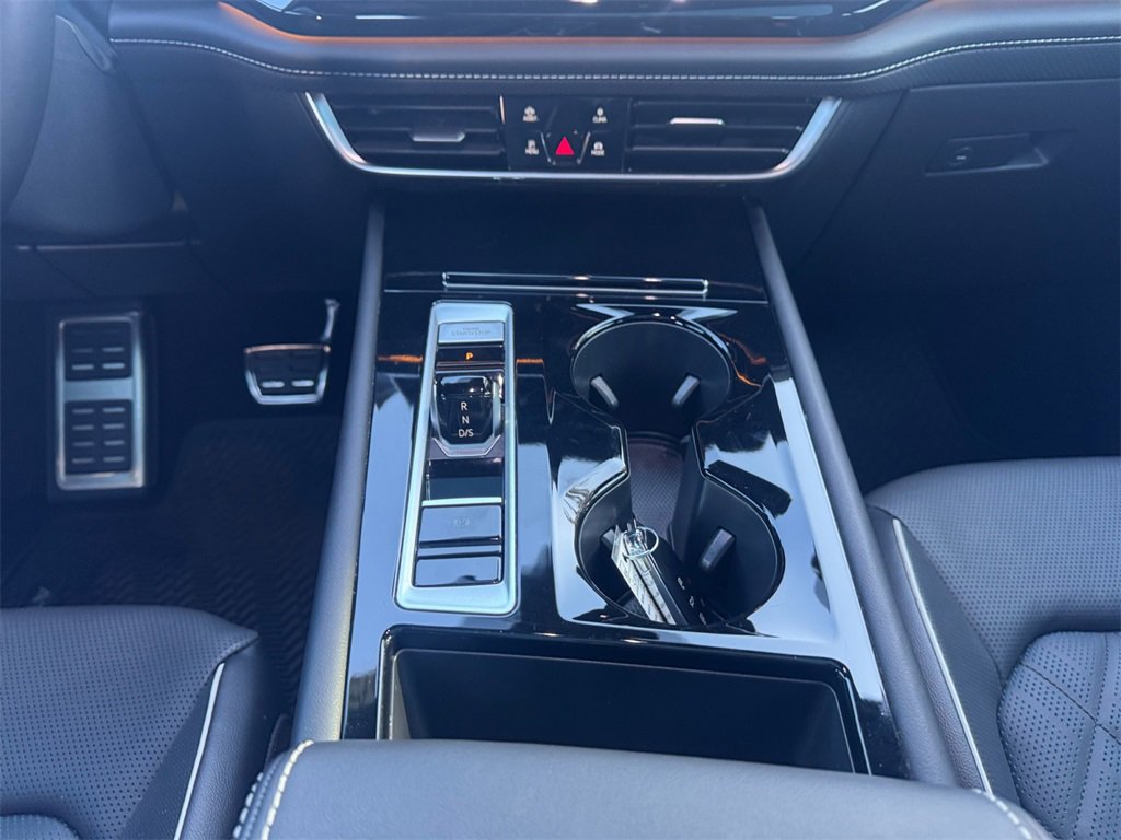 Used 2025 Volkswagen Atlas Cross Sport SEL Premium R-Line image 11