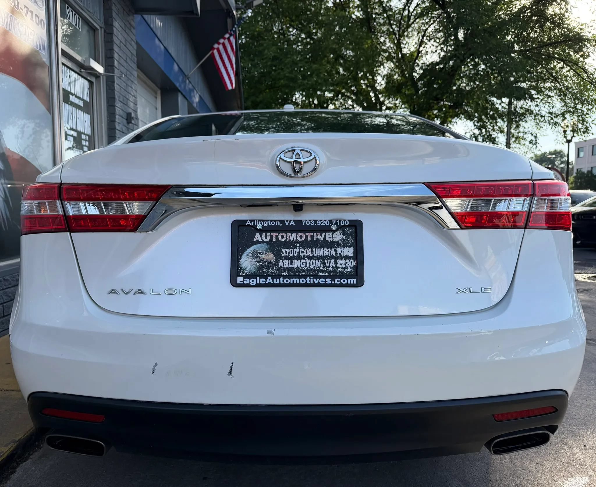 Used 2015 Toyota Avalon XLE Touring FWD image 4
