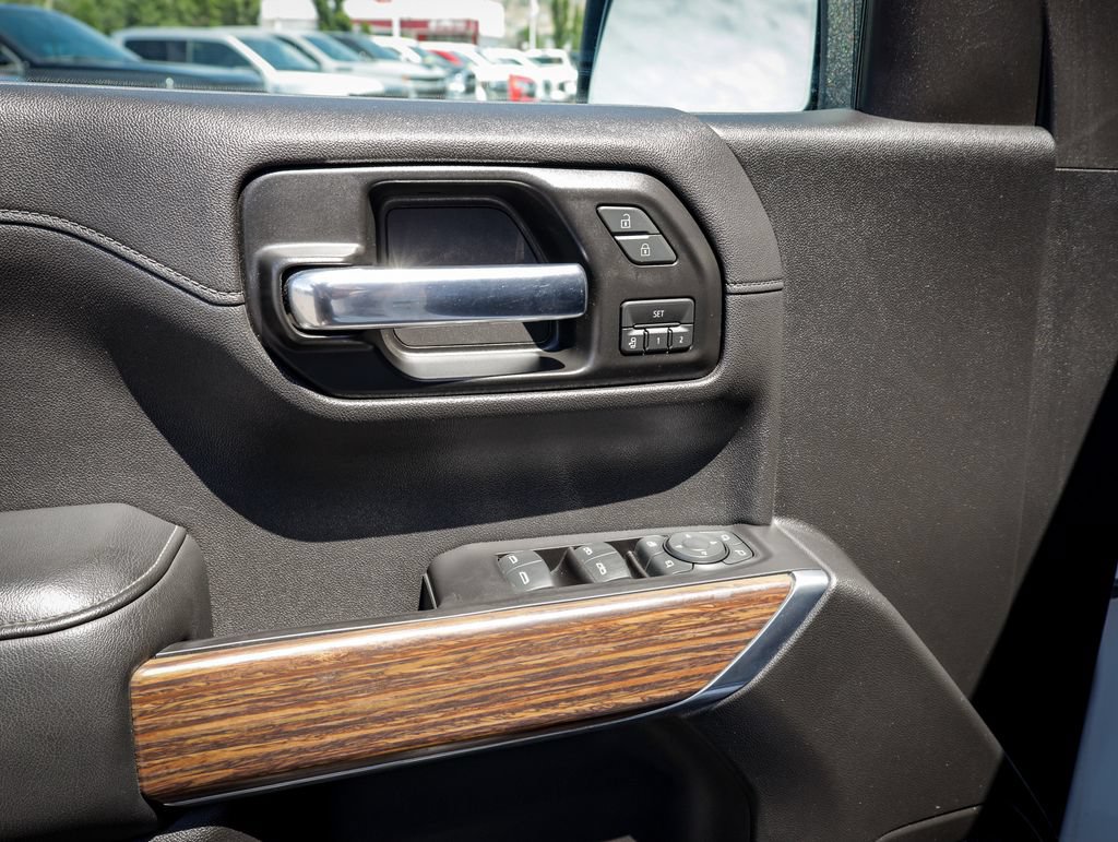 Used 2020 Chevrolet Silverado 1500 High Country w/ Technology Package AWD/4WD image 17