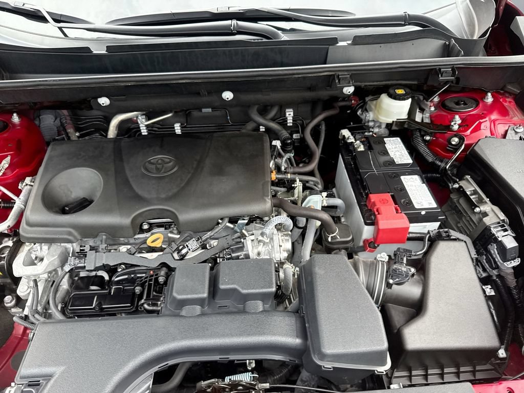 Used 2025 Toyota RAV4 XLE FWD image 17