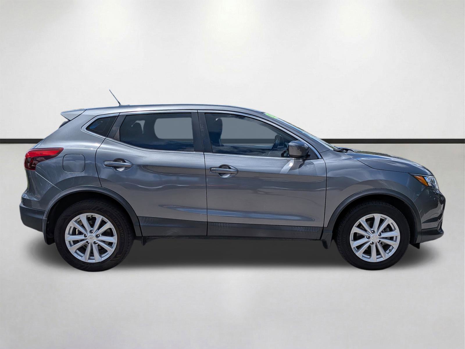 Used 2018 Nissan Rogue Sport S w/ S Appearance Package image 3