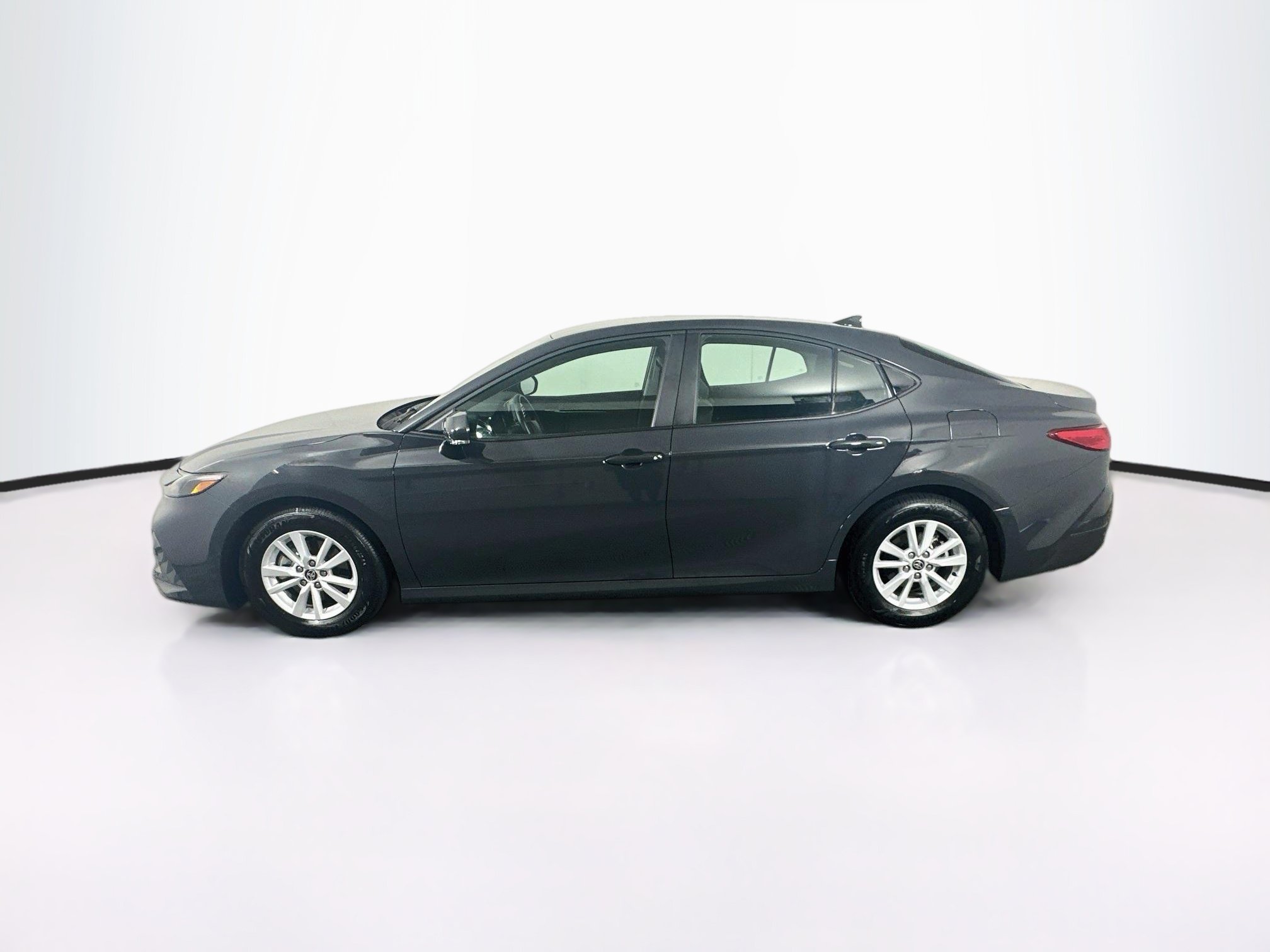 Used 2026 Toyota Camry LE FWD image 4