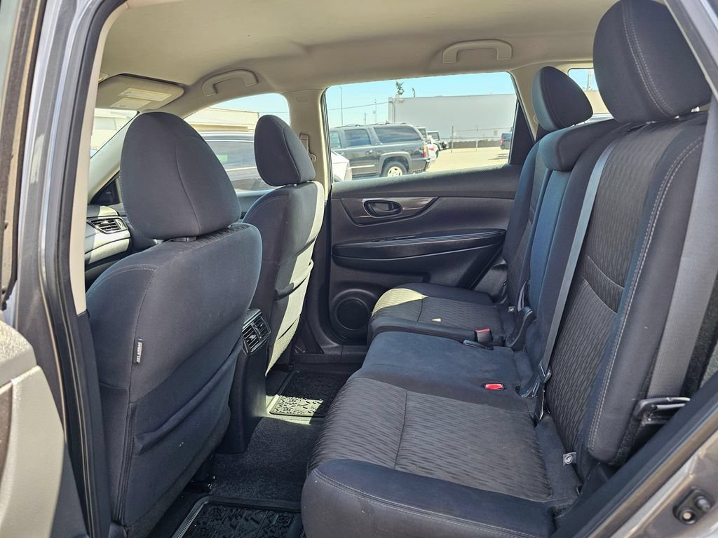 Used 2019 Nissan Rogue S FWD image 17