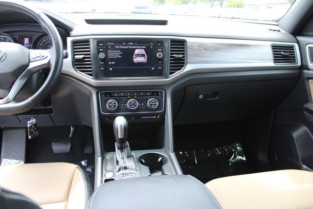 Used 2021 Volkswagen Atlas Cross Sport SE w/ Panoramic Sunroof Package AWD/4WD image 18
