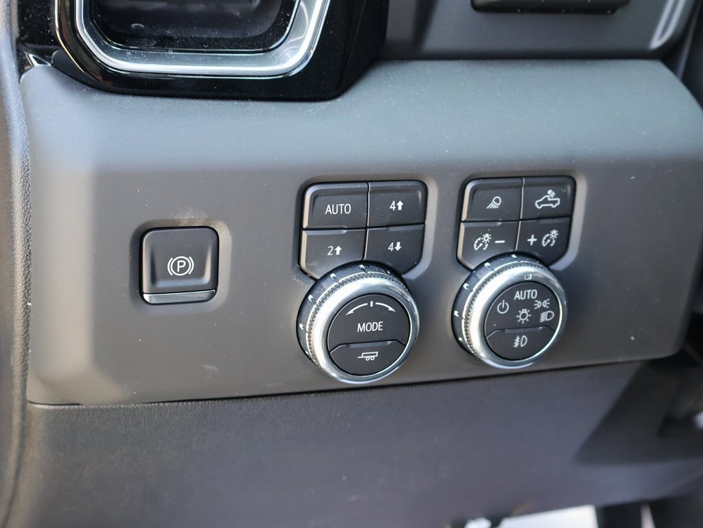 New 2026 GMC Sierra 3500 Denali w/ Denali Reserve Package image 13