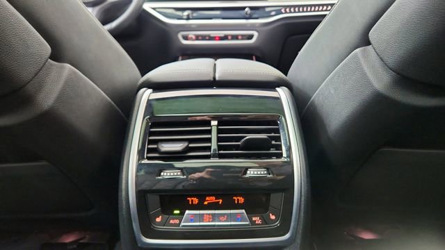 Used 2024 BMW X7 xDrive40i w/ M Sport Package image 57