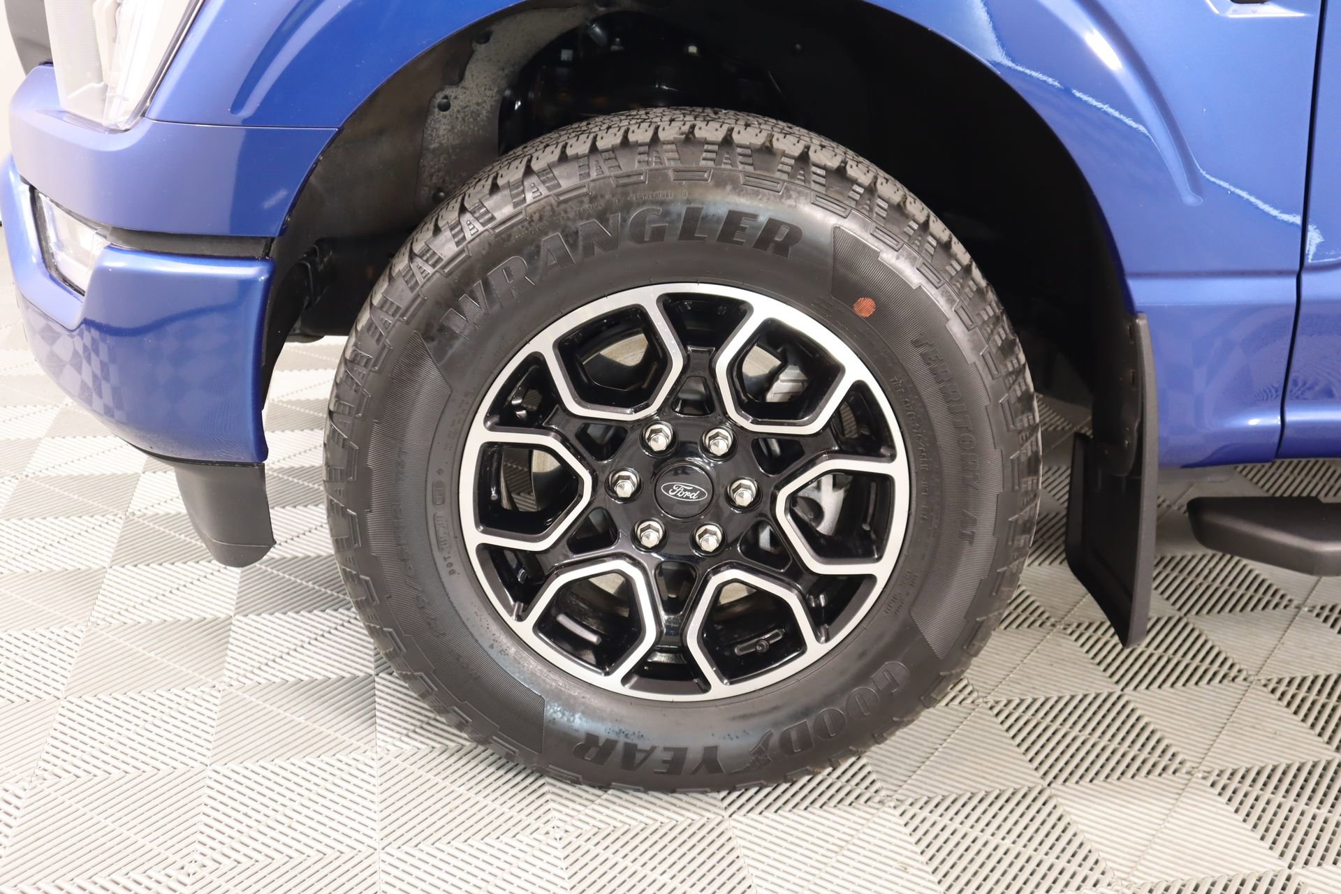 Used 2023 Ford F150 XLT w/ Equipment Group 302A High image 19