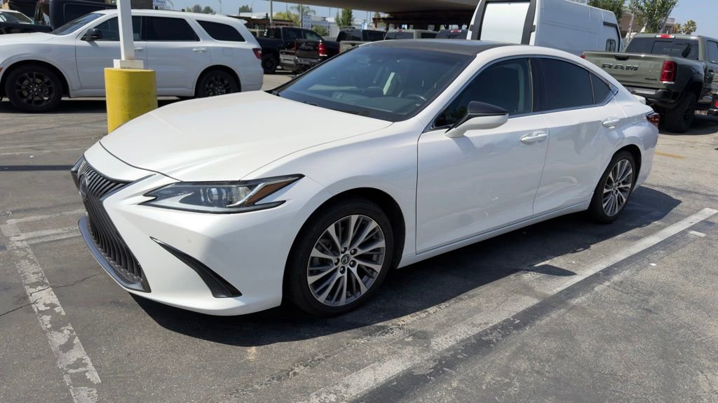 Used 2021 Lexus ES 300h w/ Premium Package FWD image 3