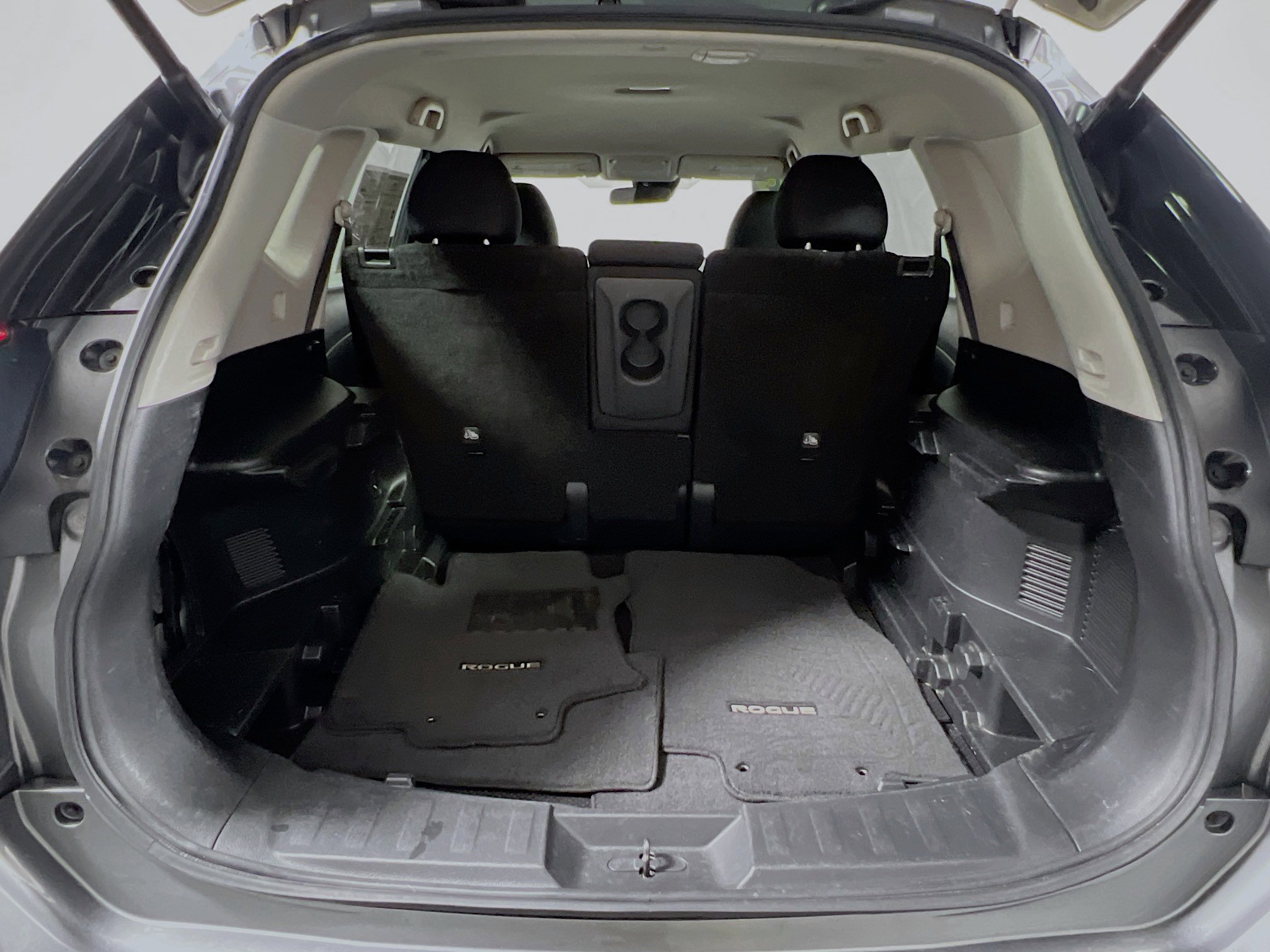 Used 2019 Nissan Rogue SV image 33