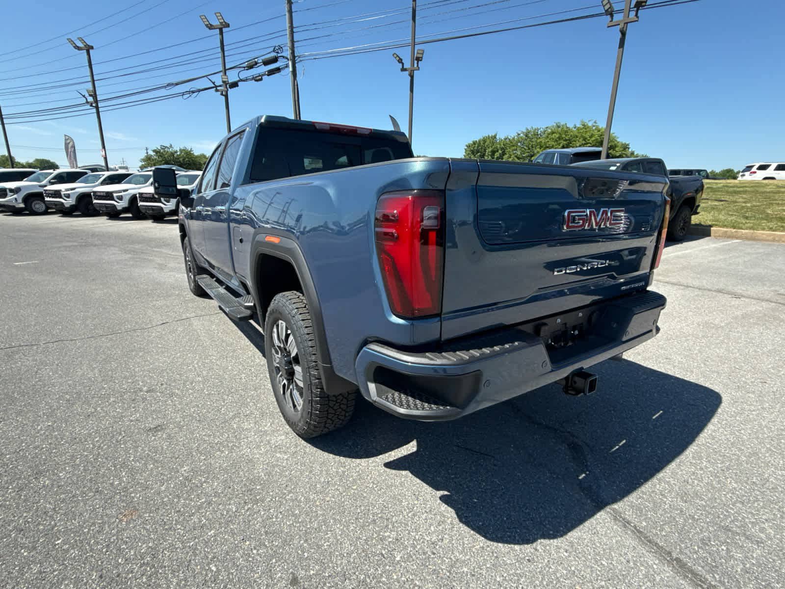 New 2026 GMC Sierra 3500 Denali w/ Denali Reserve Package AWD/4WD image 8