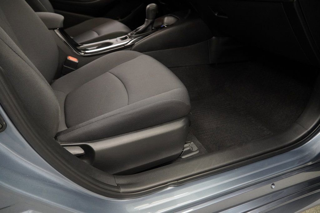 Used 2020 Toyota Corolla LE image 47