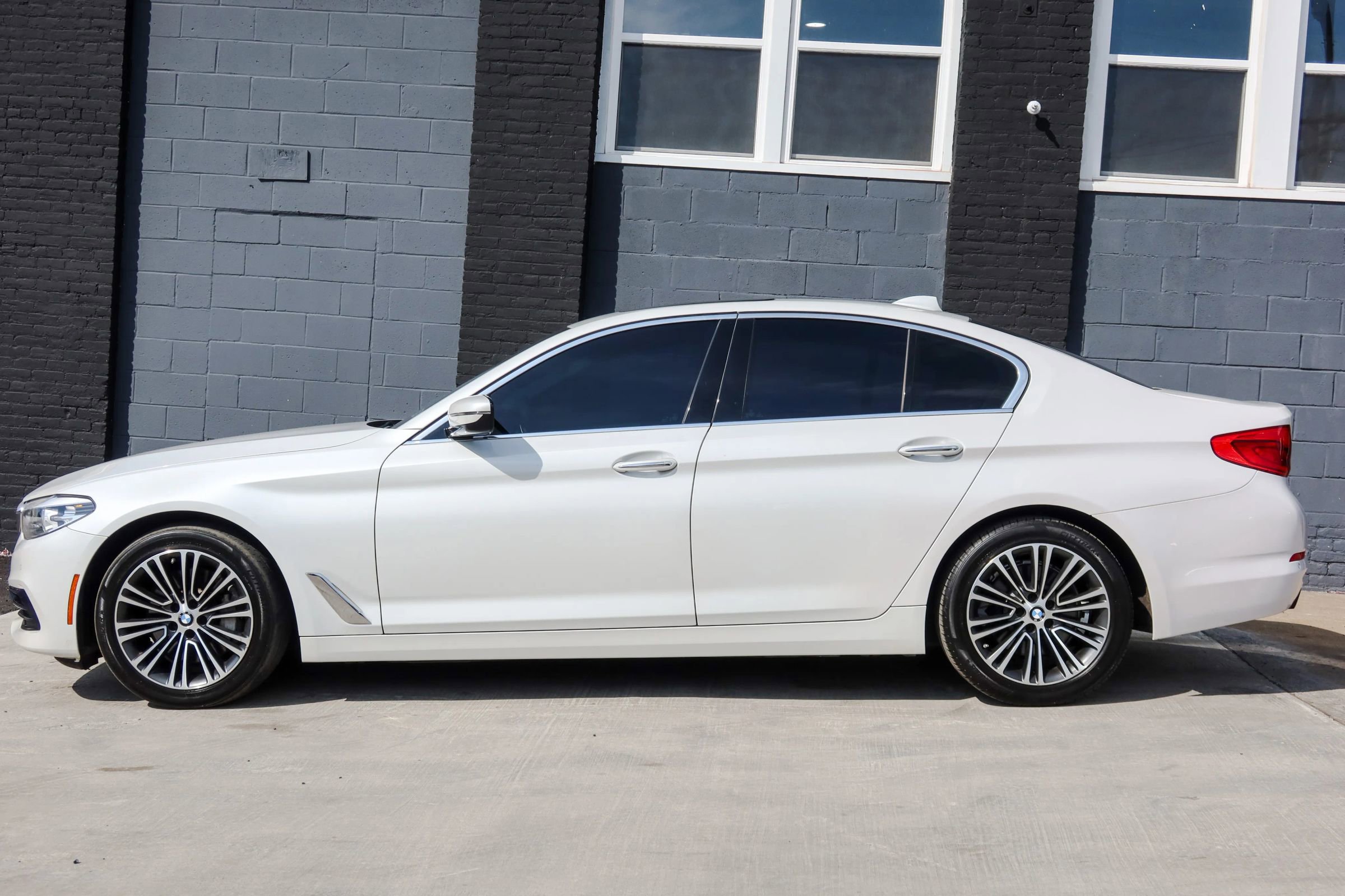 Used 2017 BMW 530i xDrive AWD/4WD image 5