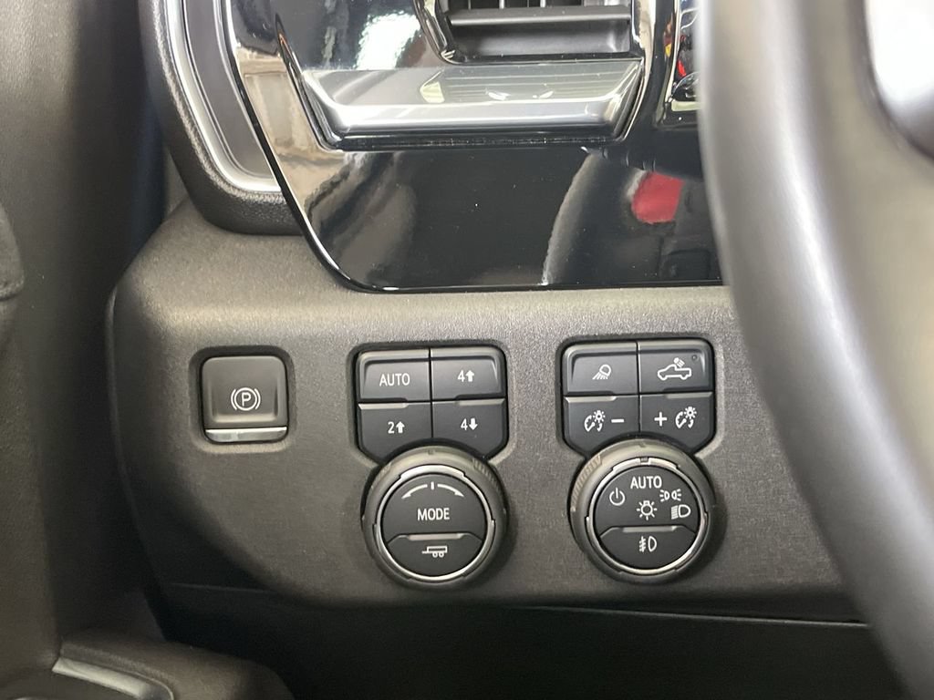 Certified 2023 Chevrolet Silverado 1500 High Country w/ Z71 Off-Road Package AWD/4WD image 18