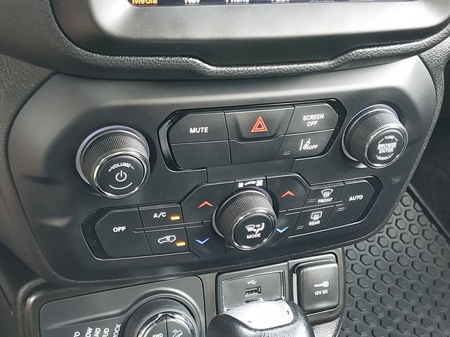 Used 2023 Jeep Renegade Trailhawk AWD/4WD image 20