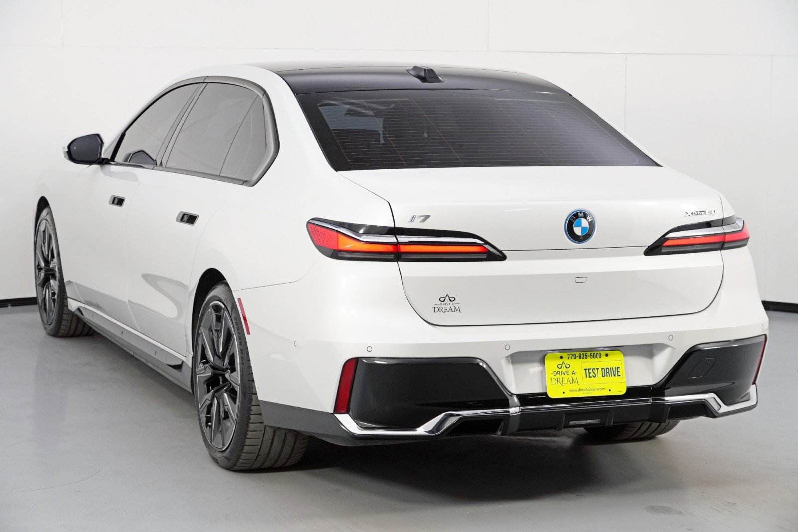 Used 2023 BMW i7 xDrive60 w/ Executive Package 2 image 65