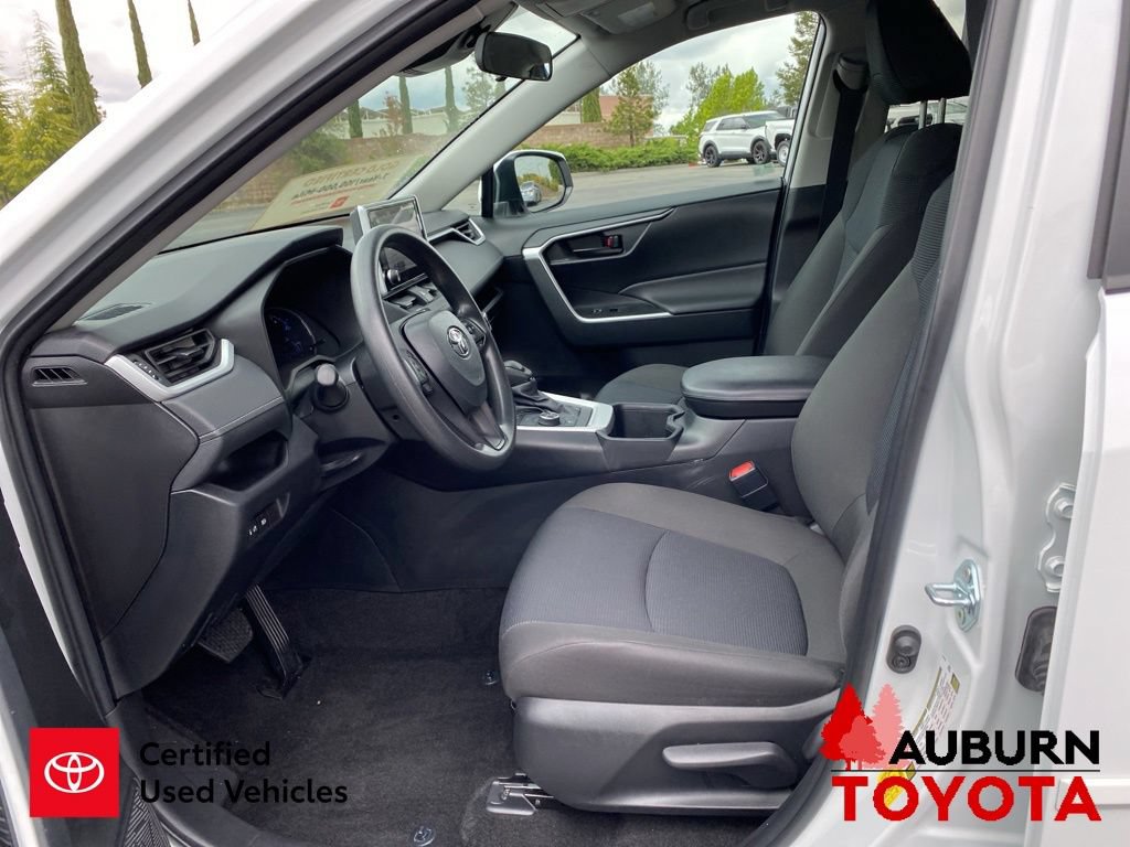 Certified 2024 Toyota RAV4 LE AWD/4WD image 28