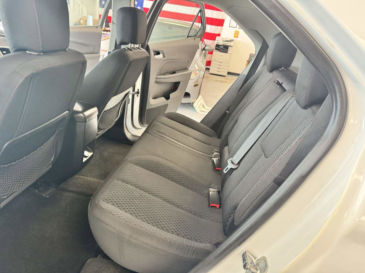 Used 2014 Chevrolet Equinox LS FWD image 17