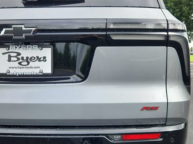 New 2027 Chevrolet Traverse RS w/ LPO, Floor Liner Package FWD image 11
