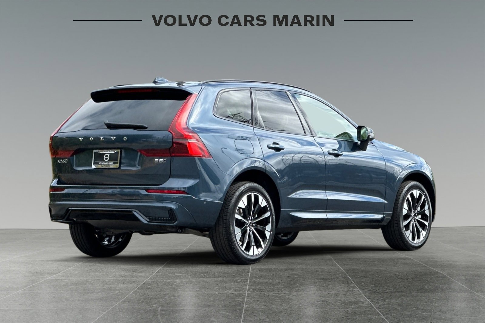 New 2026 Volvo XC60 B5 Ultra w/ Climate Package image 2