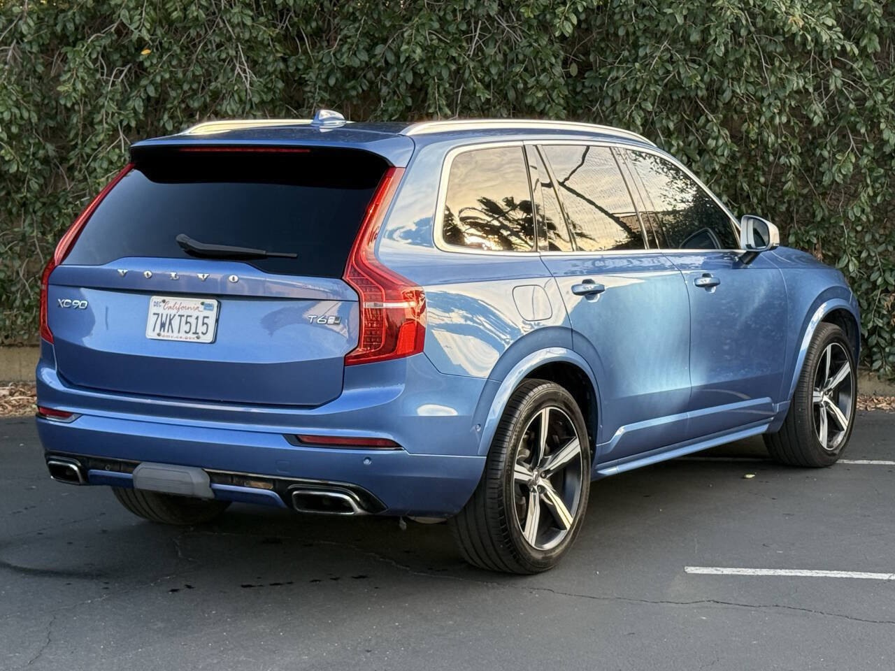 Used 2017 Volvo XC90 T6 R-Design w/ Vision Package AWD/4WD image 8