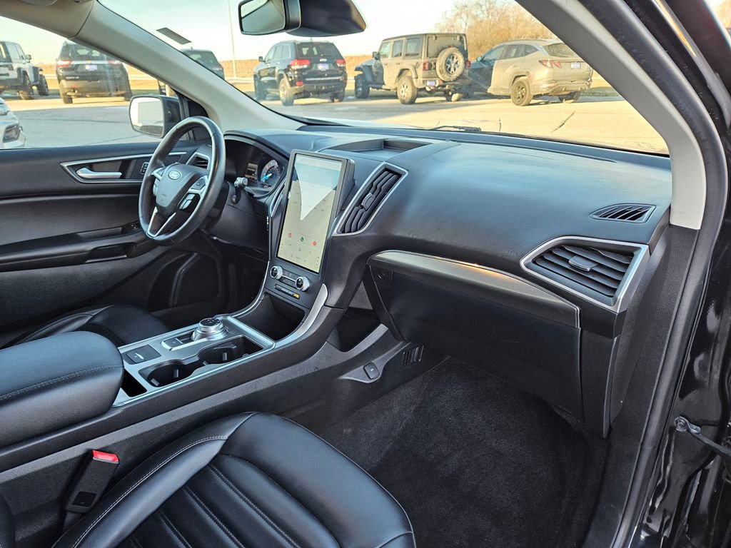 Used 2022 Ford Edge SEL image 35