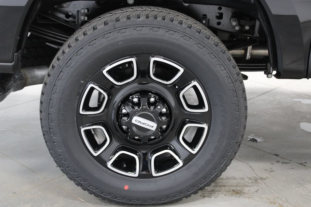 New 2026 Ford F250 Platinum AWD/4WD image 17