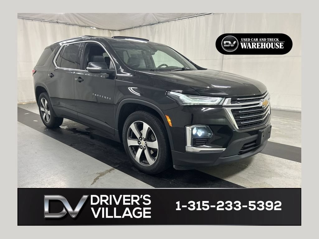 Used 2022 Chevrolet Traverse LT w/ LT Premium Package AWD/4WD image 1