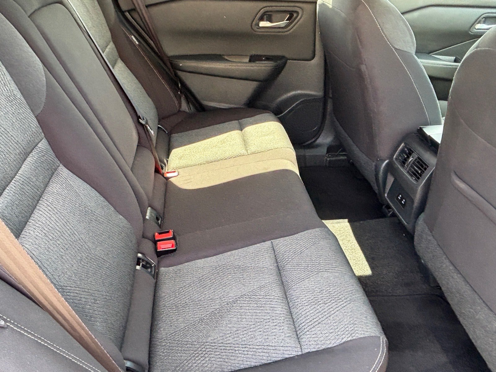 Used 2025 Nissan Rogue SV AWD/4WD image 29