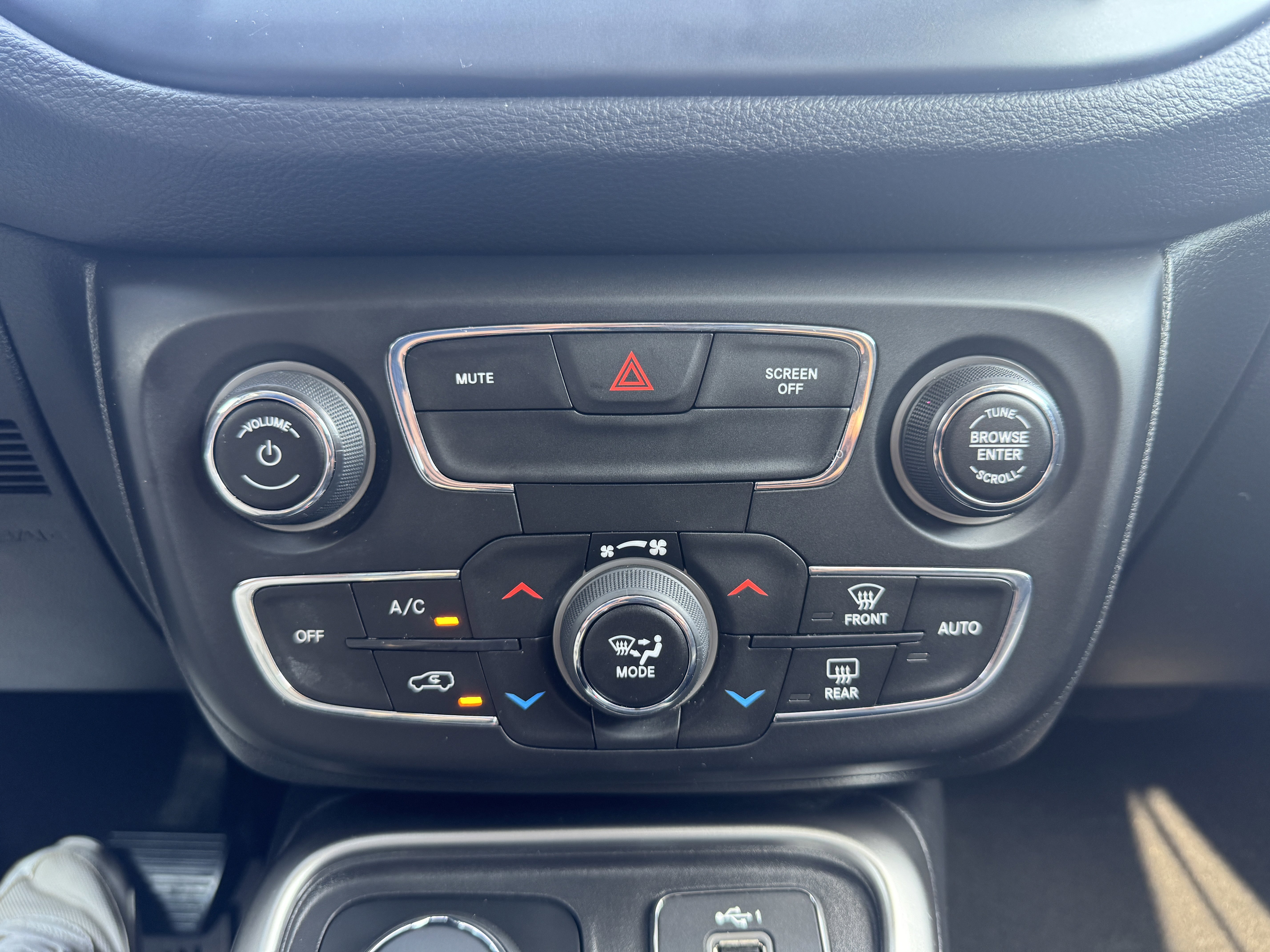 Certified 2021 Jeep Compass Latitude w/ Convenience Group image 21