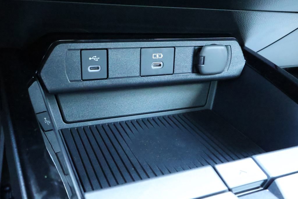 New 2025 Toyota Prius Plug-In Hybrid w/ Limited Premium Package image 12